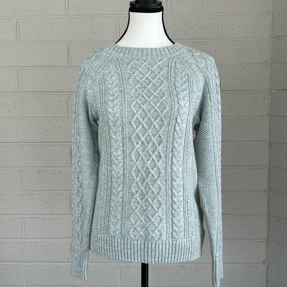 EUC GAP Cable-Knit Crewneck Sweater in Mint Green, S - Picture 2 of 11